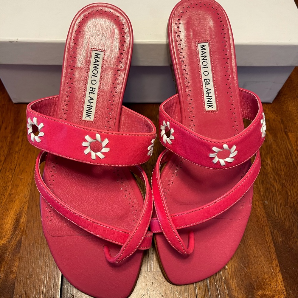 New Manolo Blahnik Susahole Flat Slide Sandal